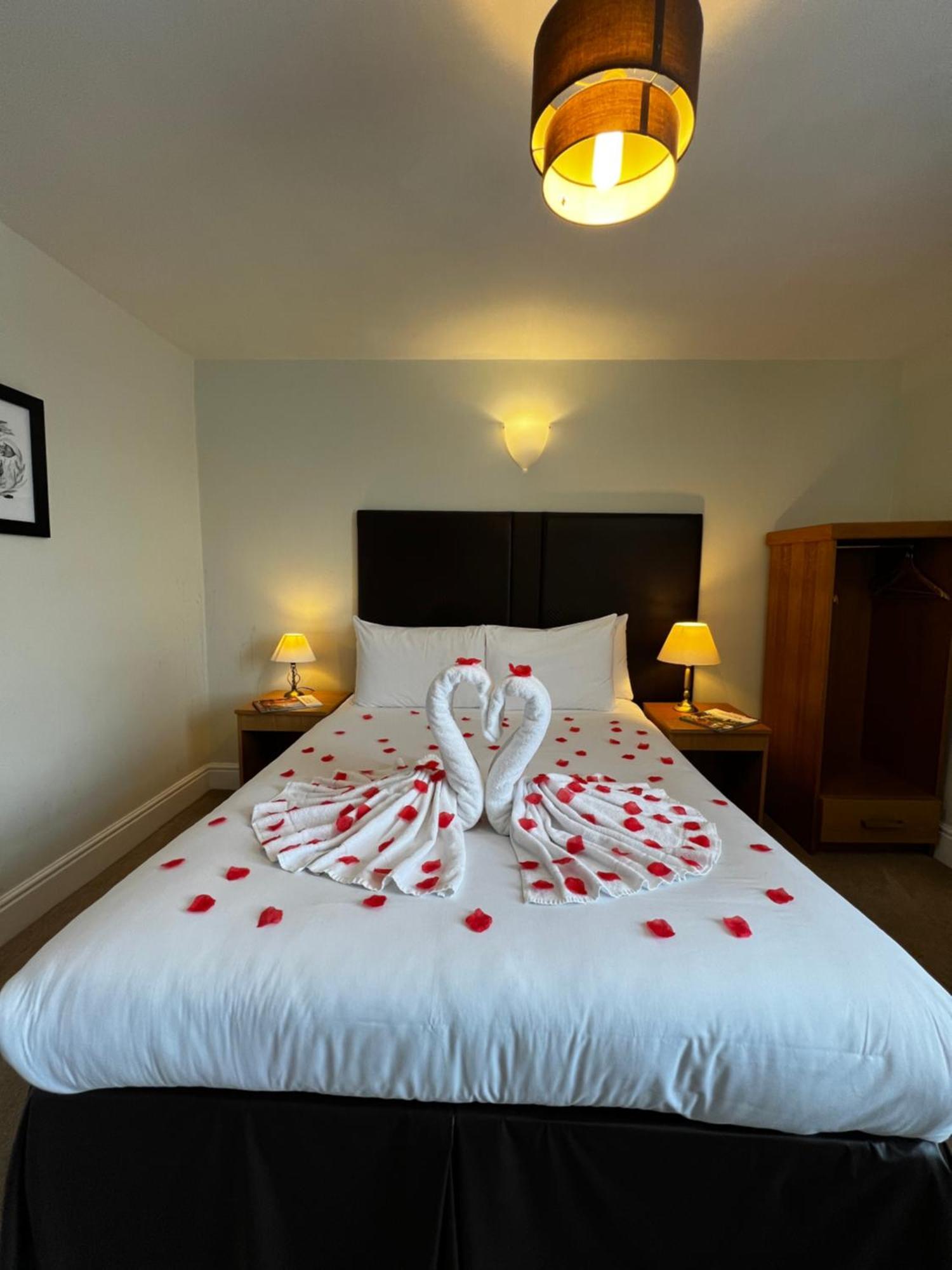 Castle Limes Hotel วอร์ริก ภายนอก รูปภาพ