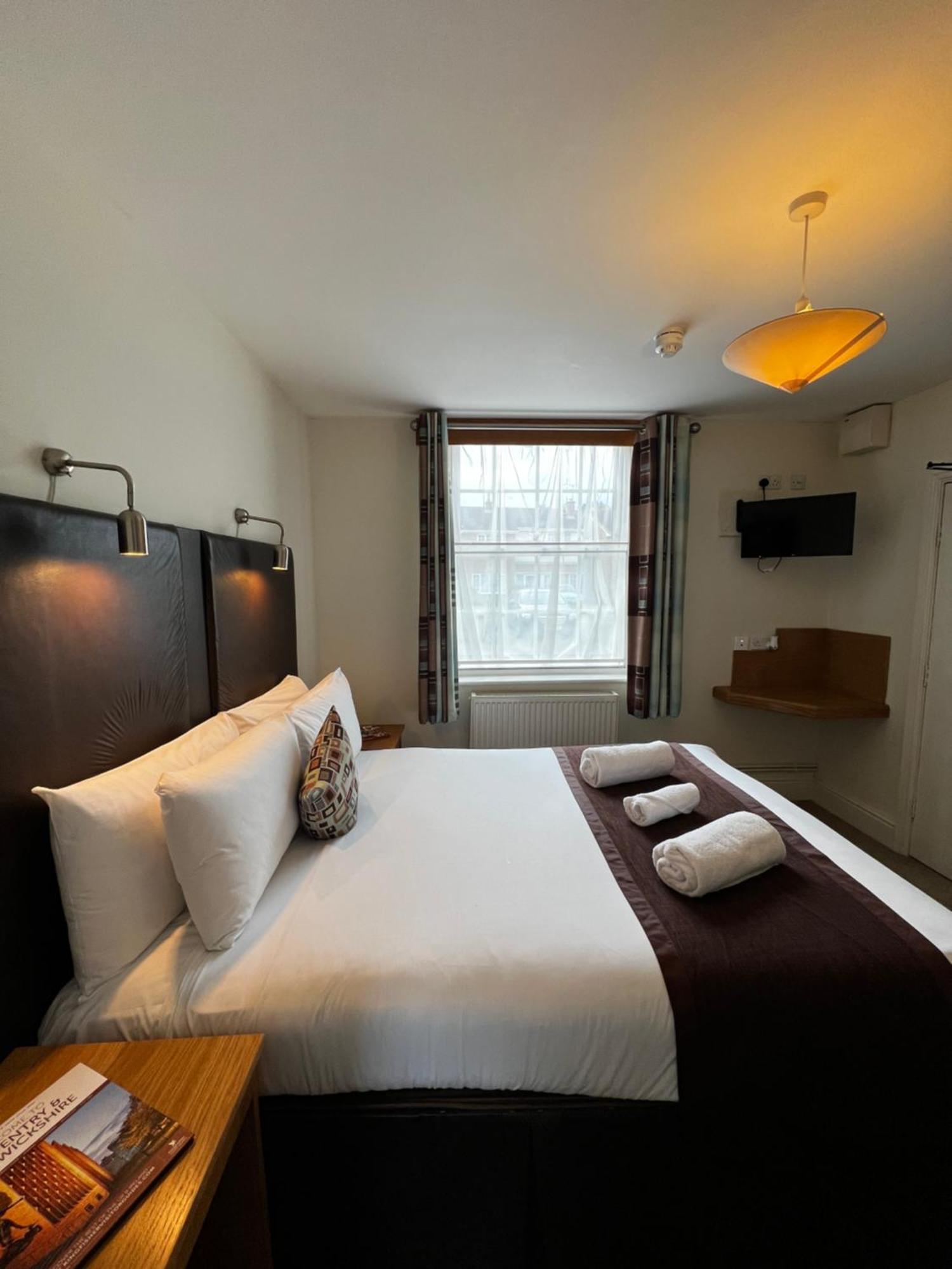 Castle Limes Hotel วอร์ริก ภายนอก รูปภาพ