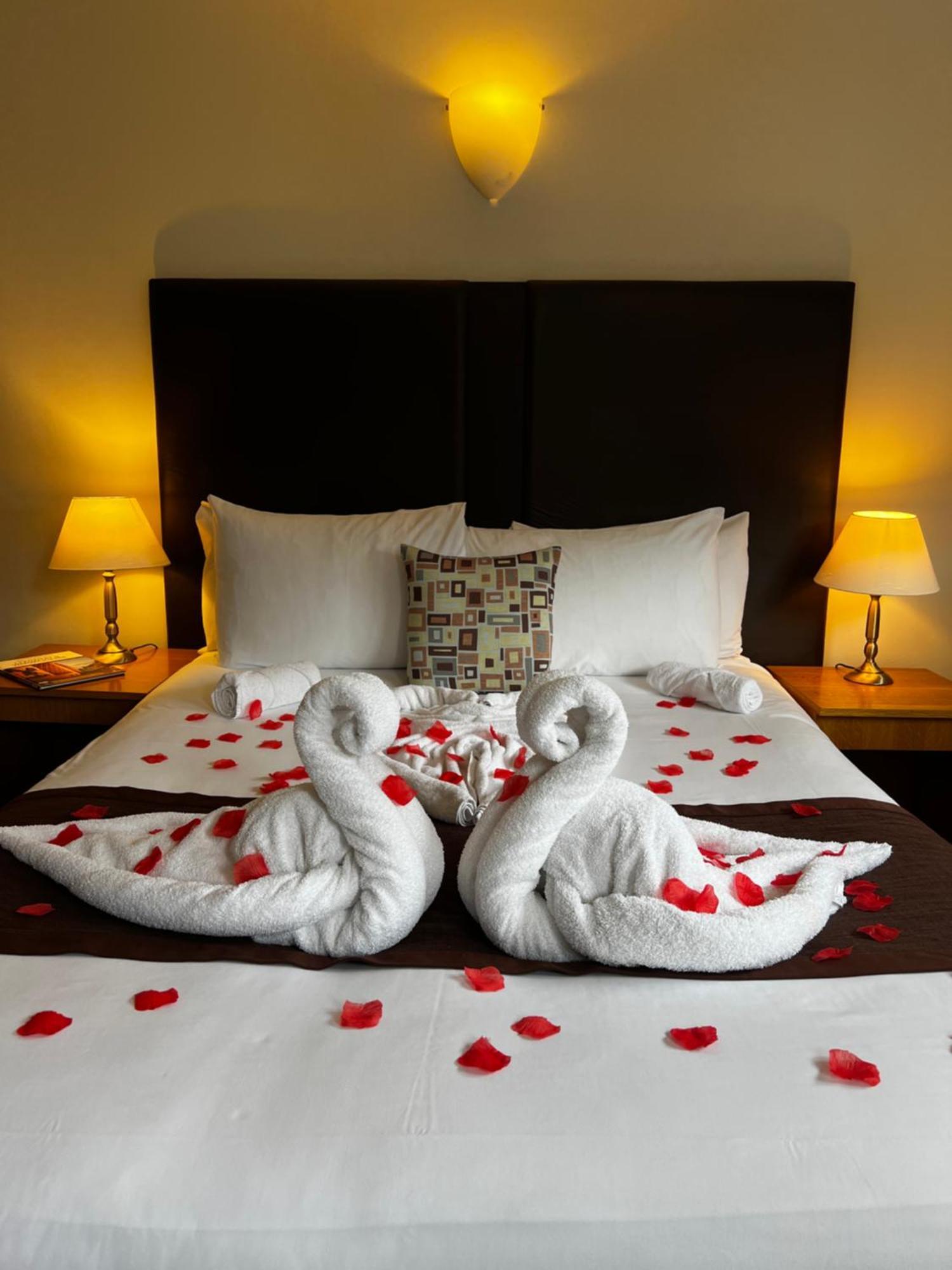 Castle Limes Hotel วอร์ริก ภายนอก รูปภาพ